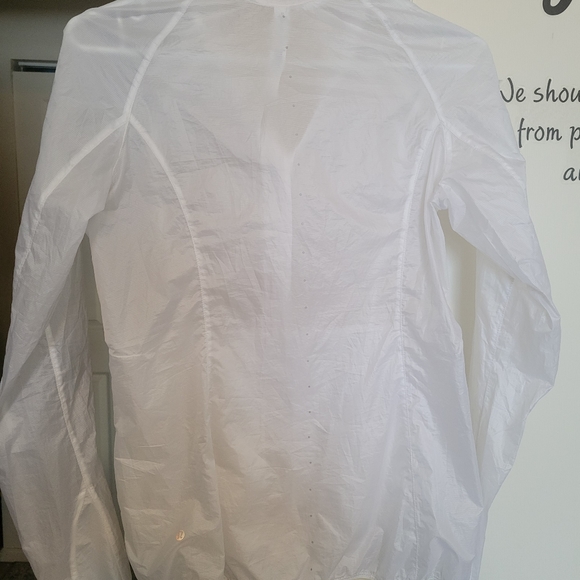 Lululemon windbreaker jacket - Picture 3 of 4